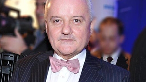 S-au dus vremurile când IRINEL COLUMBEANU era înconjurat de femei! Uite cum a fost surprins fostul soţ al MONICĂI GABOR