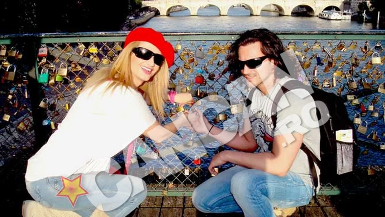 A mancat supa de ceapa si a pus un lacatel pe Podul Indragostitilor! Vezi cum s-a distrat Julia Jianu la Paris