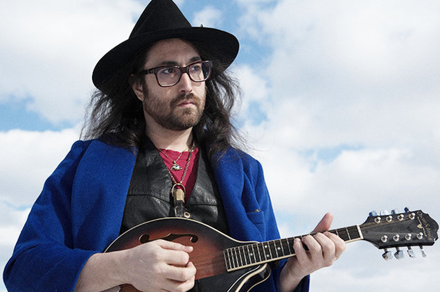Sean Lennon spune că datorită muzicii îşi poate exprima sentimentele