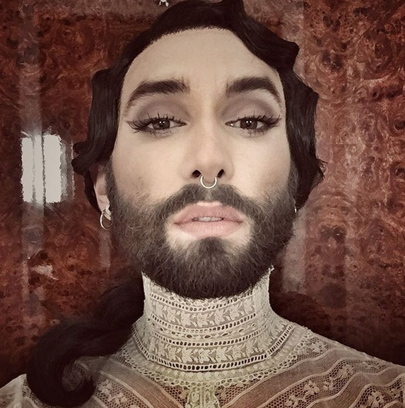 Conchita Wurst şi-a schimbat look-ul