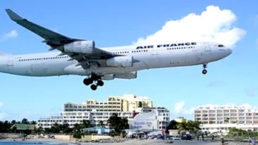 VIDEO Maho Beach, locul unde poti fi ranit de avion pe plaja