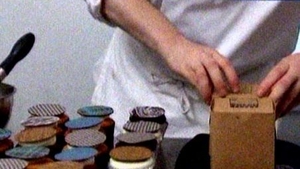 VIDEO Prajituri cu aroma de slanina si bere, special pentru barbati