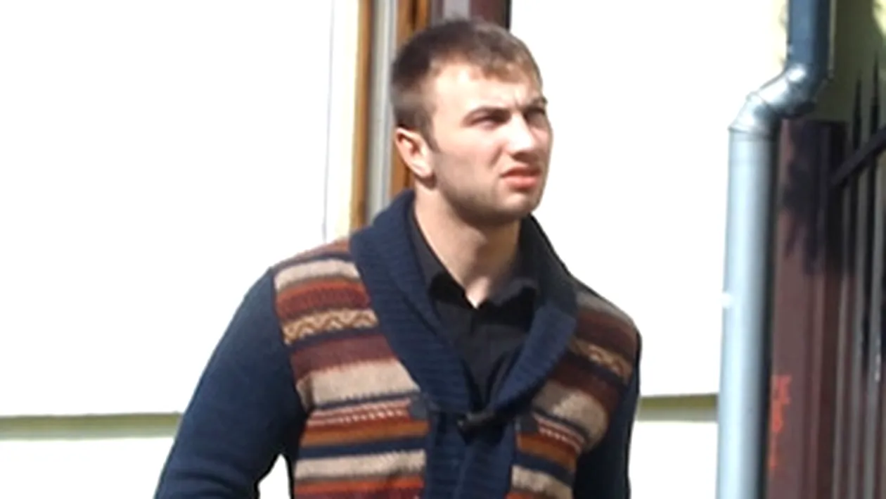 Ramas si fara mama si fara tata, Bogdan Vladan incearca sa se descurce cum poate! Fiul criminalului de la Perla isi vinde masina si isi inchiriaza casa!