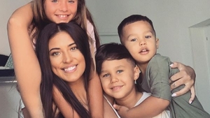 Antonia a recunoscut cine o ajută să-și crească copiii, după ce Velea a plecat prin Asia!