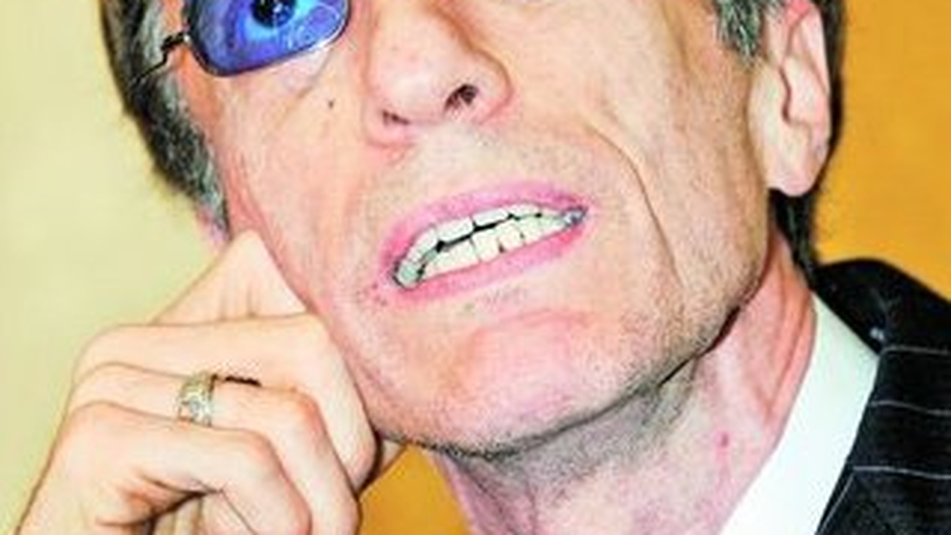 Robin Gibb, componentul trupei Bee Gees, rapus de boala. S-a stins...