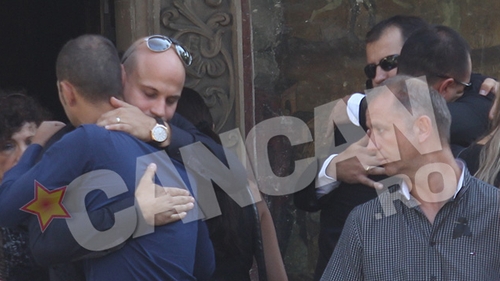 Gest emotionant de solidaritate! Toata echipa de la "Cronica Carcotasilor" a varsat lacrimi alaturi de Serban si Vlad Huidu