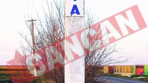 Panouri pentru copiii primarului la intrarea in comuna