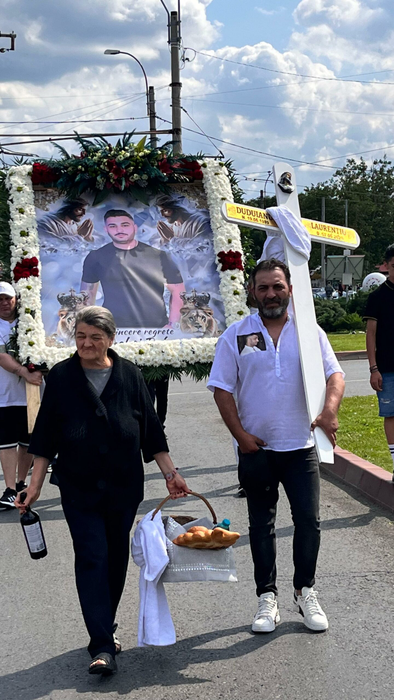 Ciprian Pian, condus pe ultimul drum! Imaginile durerii în 100 de fotografii