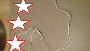 Poza cu această pereche de căști a creat isterie pe Internet! A fost cumpărată de un tânăr din Iași de pe un site preferat de români