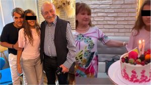 Cum arată Anais la 12 ani, fiica Elenei Băsescu cu Bogdan Ionescu. Nepoata lui Traian Băsescu a fost sărbătorită de toată familia
