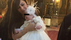 O brunetă cunoscută la noi şi-a botezat fetiţa!  A fost iubita milionarului Nick Rădoi!