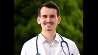 Familia lui Emanuel Mirel Luca, medicul rezident de 28 de ani găsit mort în casă, declarații cutremurătoare: ”Mi-am dat copilul jertfă sistemului sanitar din România!”