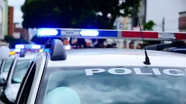 Nu e glumă! Ce a putut să facă un bistrițean în fața propriei case l-a făcut „celebru”. Oamenii legii l-au tras imediat la răspundere