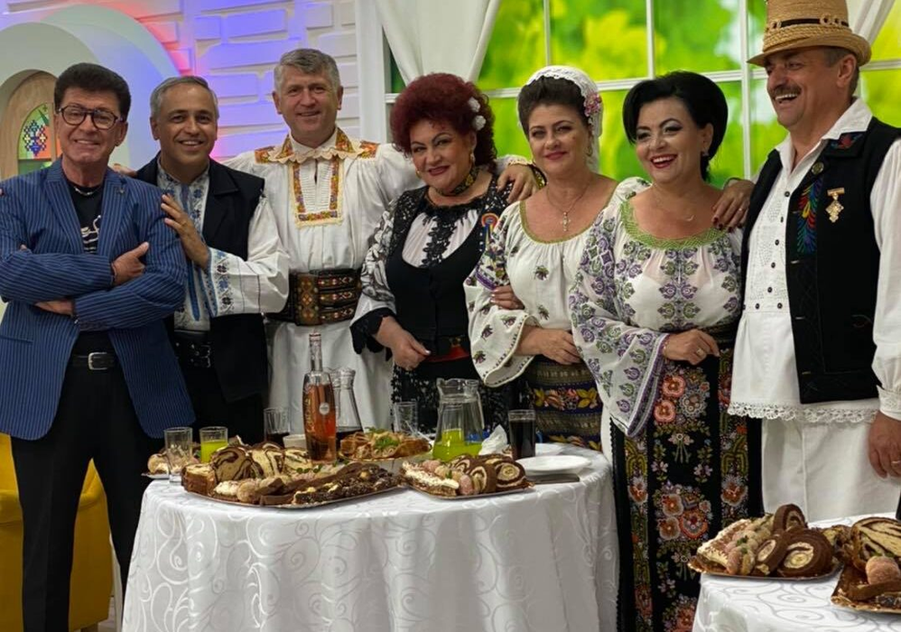 Artiștii s-au reunit să filmeze pentru emisiunile de Revelion