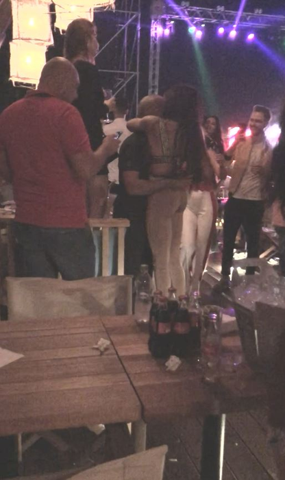 Laurette aproape îl sufocă pe celebrul actor american