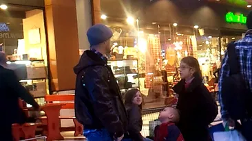 O familie la superoferta! “Stratanii” au iesit la cumparaturi in echipa completa, dar au plecat cu mana goala!