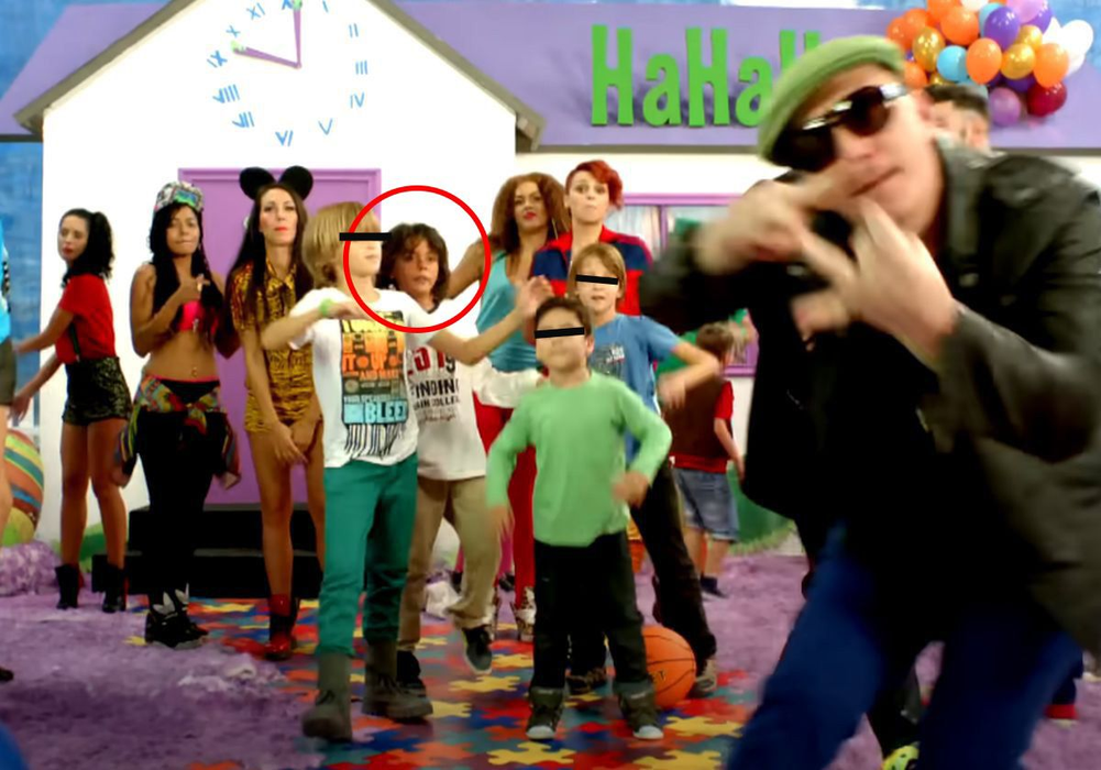 David Popovici a apărut într-un clip de-al lui Alex Velea cu Smiley. Foto: captură YouTube