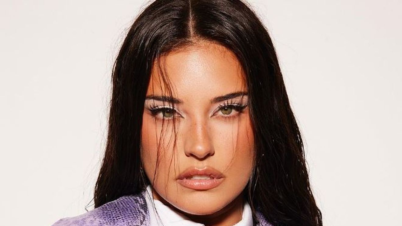 Antonia (a lui Alex Velea) tună și fulgeră! Internauții i-au atins un punct sensibil și n-a mai ținut cont de nimic: “Pentru a suta oară…”