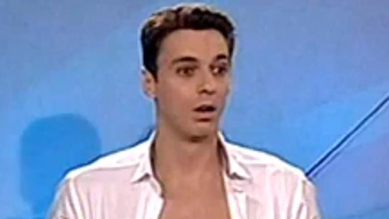 Băiatul lui MIRCEA BADEA şi al lui CARMEN BRUMĂ creşte văzând cu ochii! Vezi cum arată