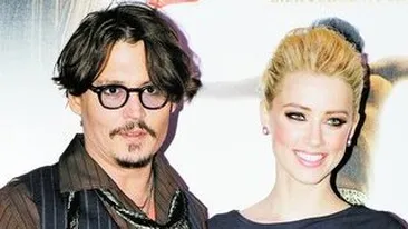 Nici nu e de mirare ca Amber Heard s-a indragostit de el. Ce bine seamana Johnny Depp cu fosta ei iubita!