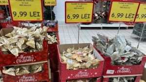 Supermarket-ul din România care a început deja să comercializeze decorațiuni de Crăciun. Clienții au crezut că este o glumă
