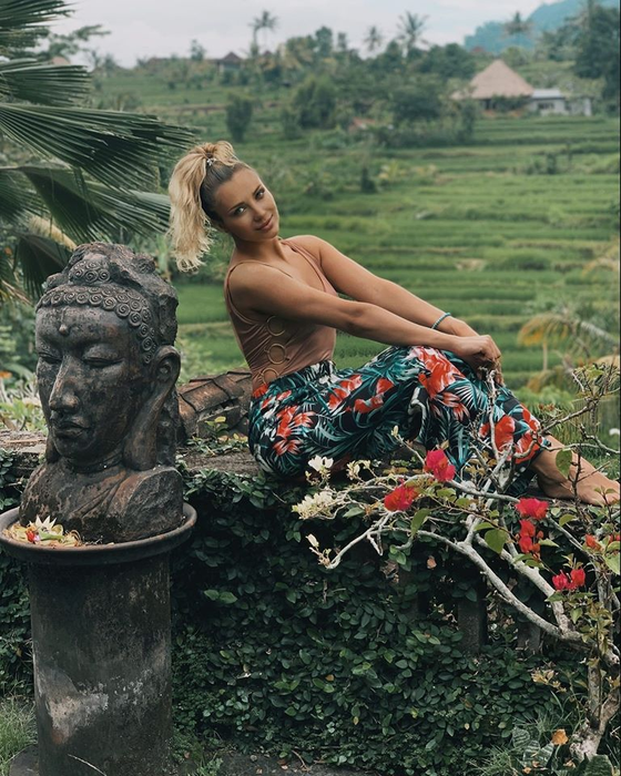 Izolată în Bali, Lora a luat o decizie de ultimă oră: ”Doamne, nu mai pot, mor!” Întâlnirea care a marcat-o VIDEO
