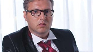 Catalin Botezatu, idolul avocatului de la "Burlacita"! "A facut cursuri de modelling si isi croieste haine ca designerul"