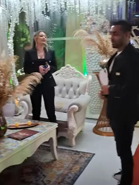 Bănel Nicoliță s-a afișat alături de iubita lui/ Sursa foto: Captură video Youtube