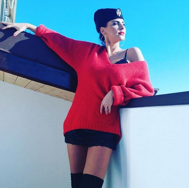 Poză rară cu Ştefan Bănică Jr. şi frumoasa lui soţie! Lavinia Pîrva este HOT în costumul de baie