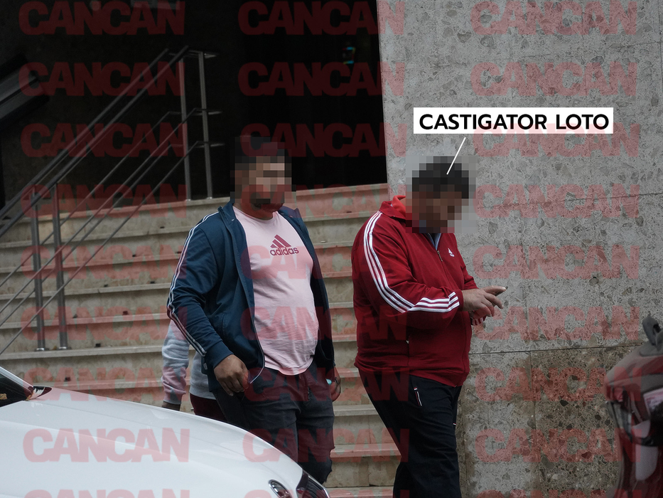 Norocosul a venit alături de două persoane, probabil soția și fiul lui (Foto: CANCAN.RO)