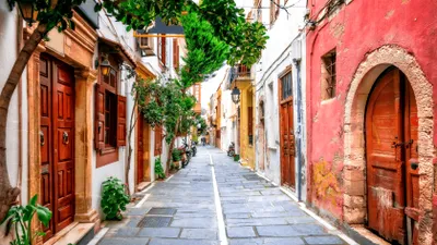 Cele mai ieftine orașe europene de vizitat în vara asta. Bucureștiul, în topul destinațiilor unde turiștii cheltuiesc cel mai puțin