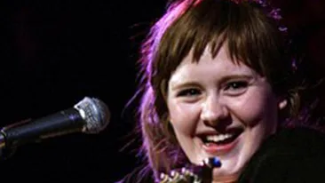 Incredibila transformare a lui Adele! Uite cum arata in adolescenta, cantand la chitara si band bere!
