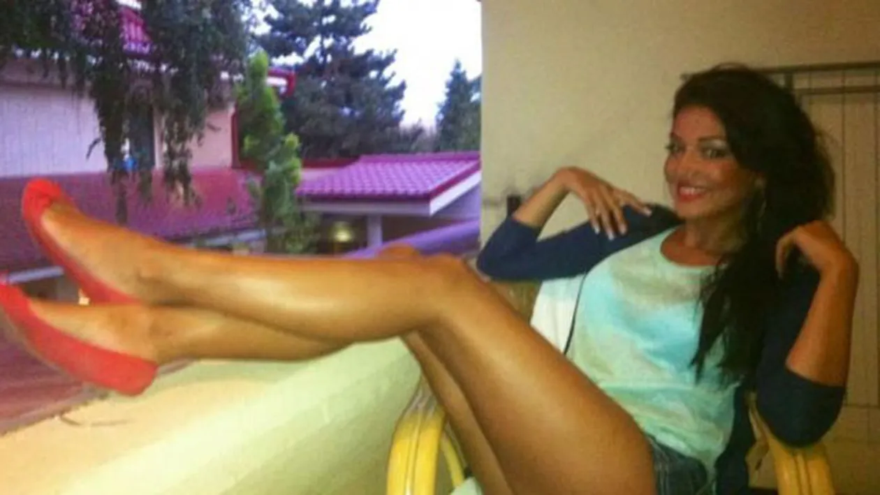 Imagini INCENDIARE! Vezi in ce loc special face plaja Elena de la Mandinga!