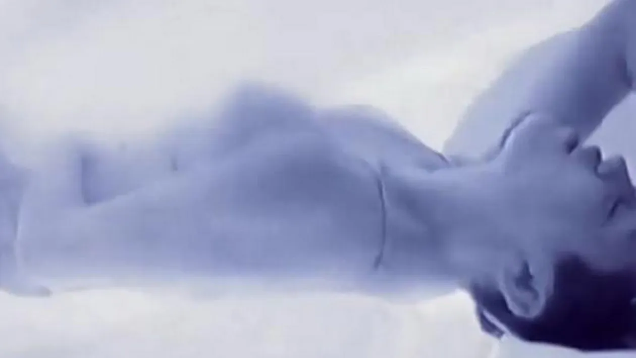 Scenele deocheate care au APRINS imaginatia fanilor! In ce ipostaze apare Miley Cyrus in cel mai recent videoclip!