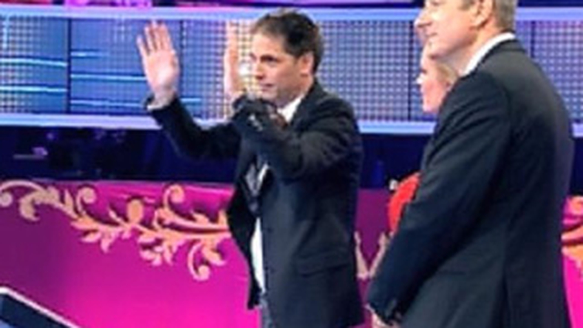 Florin Pandele, romantic cu Gabi Firea chiar si in fata camerelor! Vezi ce i-a soptit la ureche!