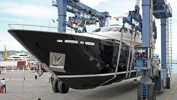 Baiatul lui Berlusconi si-a tras iaht de 18 milioane de euro!