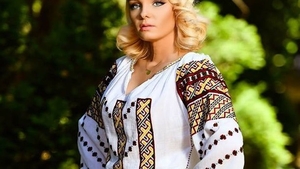 Primele imagini cu Maria Constantin după ce s-a aflat că s-a despărţit de Marcel Toader! Cum a fost filmată artista