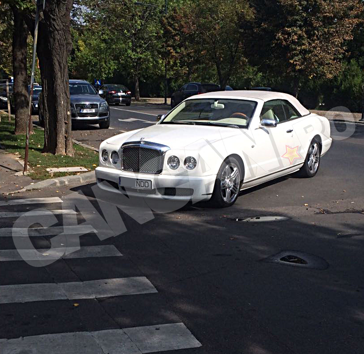 Asta înseamnă să fii boss de boss: îţi laşi bijuteria „în scârbă”! Milionarul DAN NICORESCU: aşa se parchează Bentleyul de 200.000 de euro!