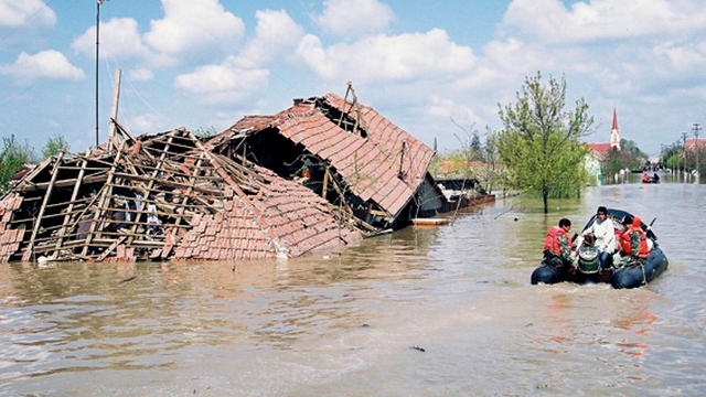 Cod rosu de inundatii! Se aplica in trei judete!