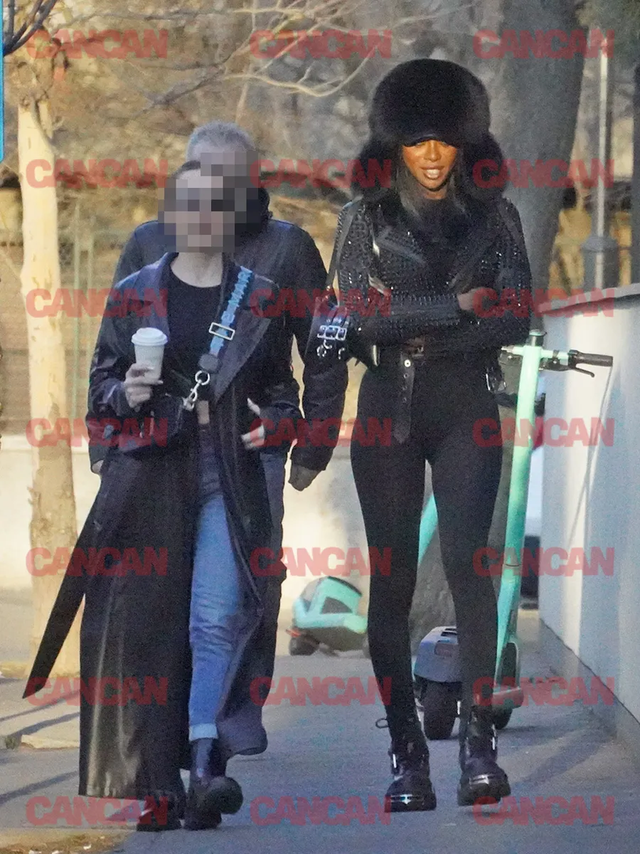 Naomi Hedman este o apaiție! Exotica artistă a atras toate privirile