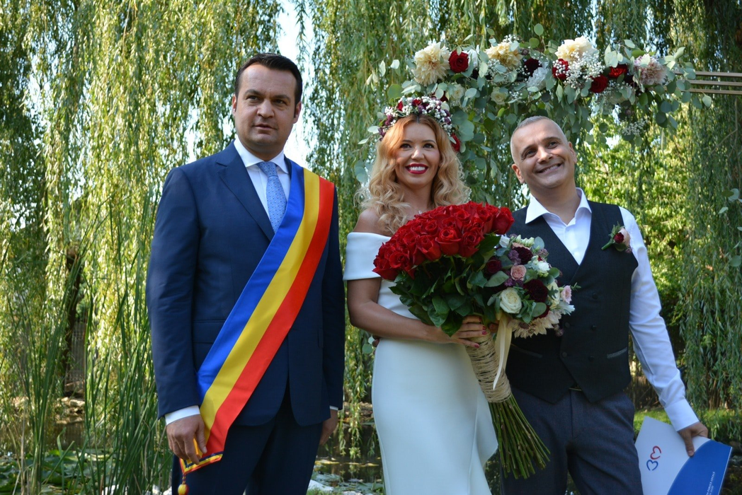 Căsătoria a fost oficiată de primarul din Baia Mare (Foto: Facebook)