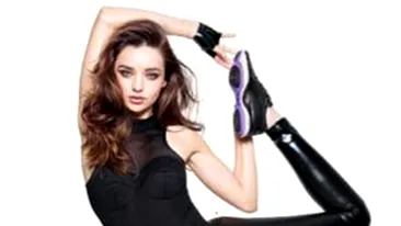 Miranda Kerr, flexibila in orice pozitie