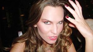 Strigator la cer: Anna Lesko, imbracata indecent si cu sanii in vant langa Capela Sfanta Treime!