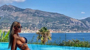 Cu cine s-a afișat Bianca Drăgușanu, după ce ea și partenerul său au depus actele de divorț. Blondina a făcut totul public