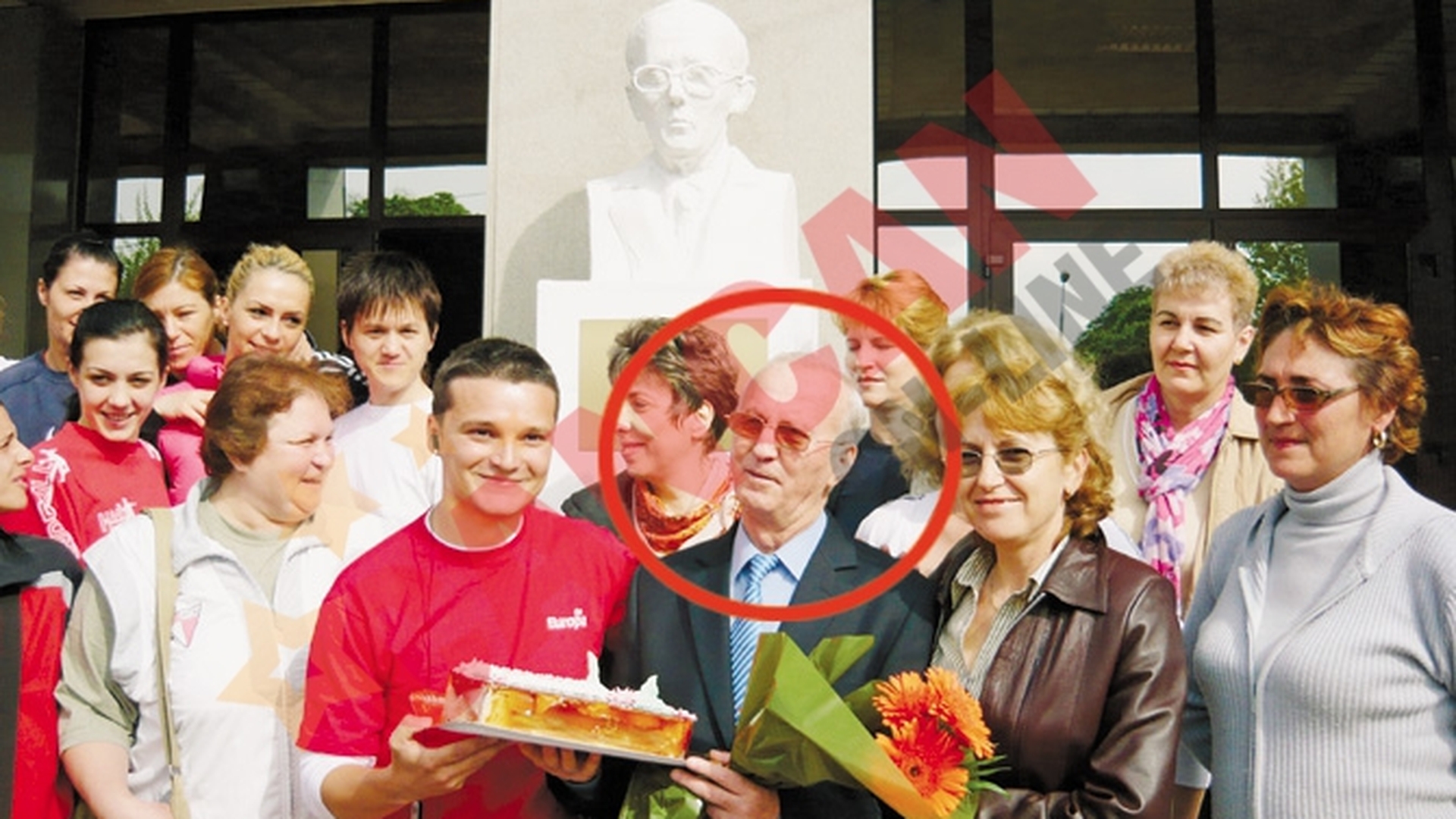 Statuie pentru cel mai muncitor roman!