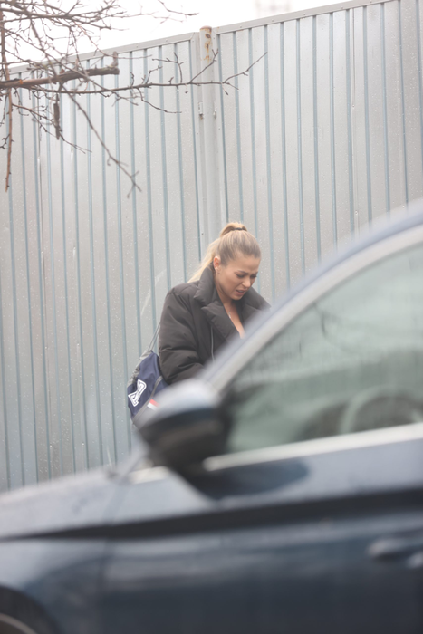 Roxana Nemeș se îndreaptă către sala de fitness