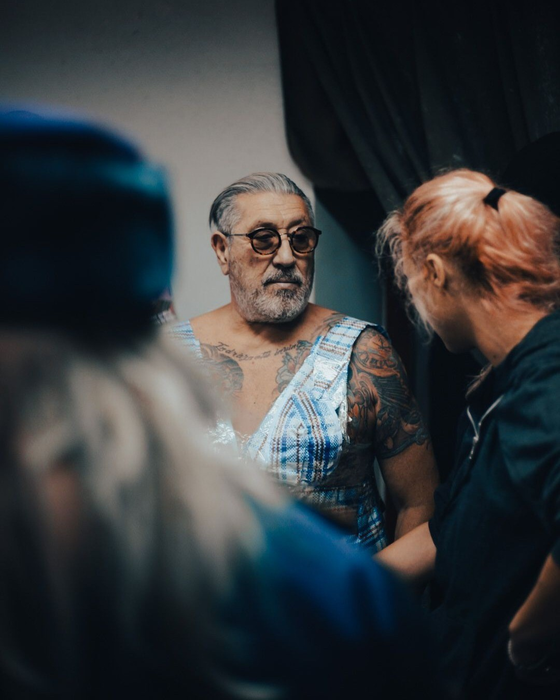 Șef de închisoare în cel mai nou în film în care joacă, Serghei Mizil își amintește clipele de groază trăite când chiar a fost aruncat după gratii. În pușcărie, direct din Los Angeles: ”Pe cană scria cu cuiul…”