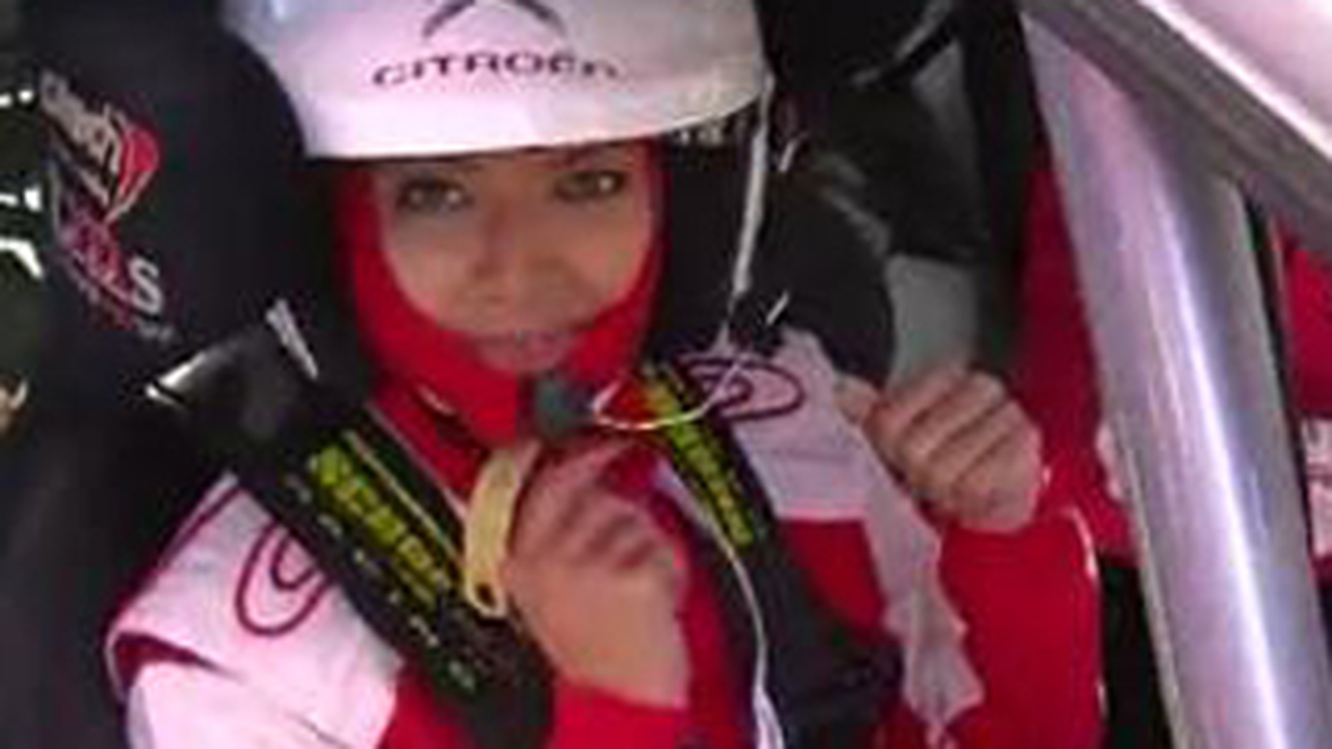 VIDEO Ilinca Vandici s-a dat pe sporturi extreme! Vezi ce practica in timpul liber!