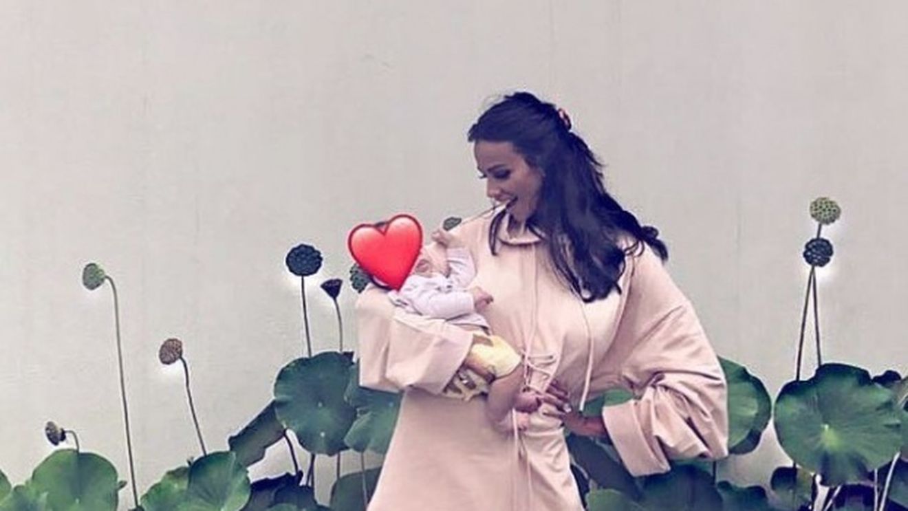 Mădălina Ghenea, fotografii emoţionante alături de fetiţa ei. În continuare,vedeta nu arată...