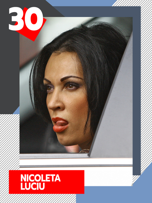 Gina Pistol, Daniela Crudu și Andreea Marin, în ipostaze ”delicioase”! TOP 50 sexy vedete care nu au mai rezistat în plină stradă!